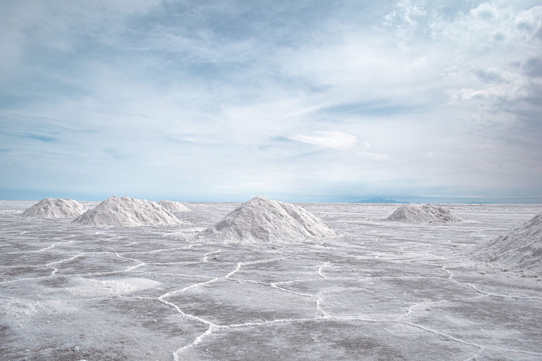 Piletas de evaporación de litio en un salar