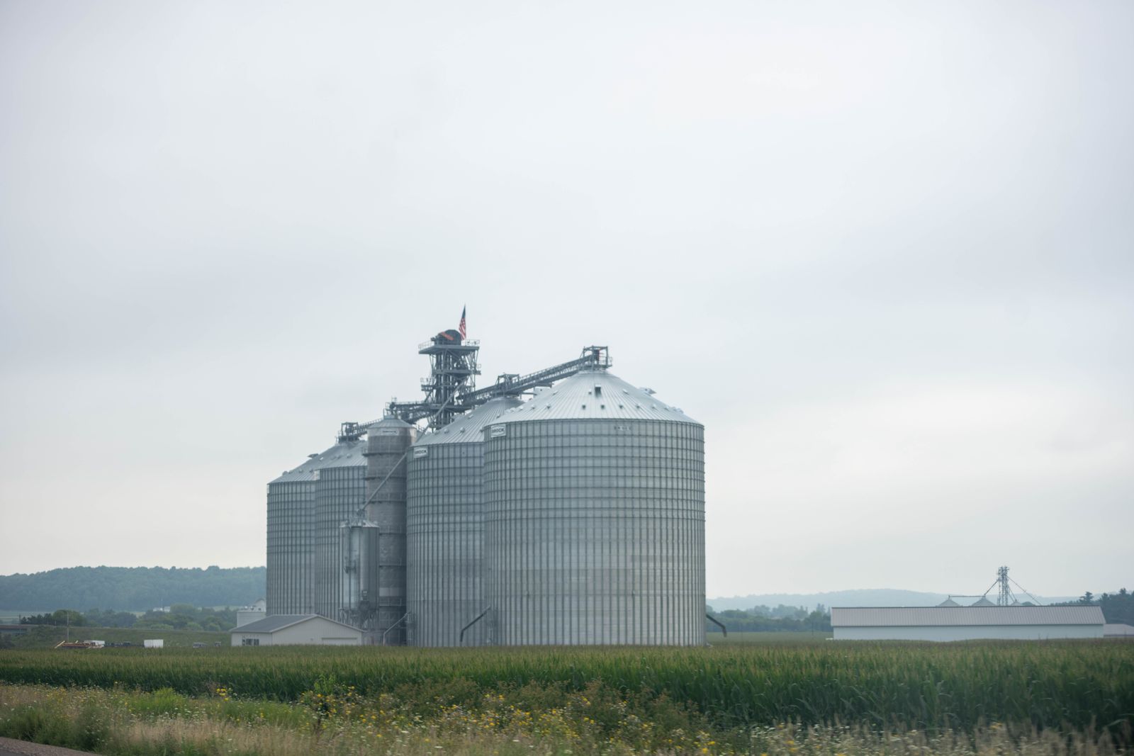 Silos de granos y terminal portuaria de exportación agrícola